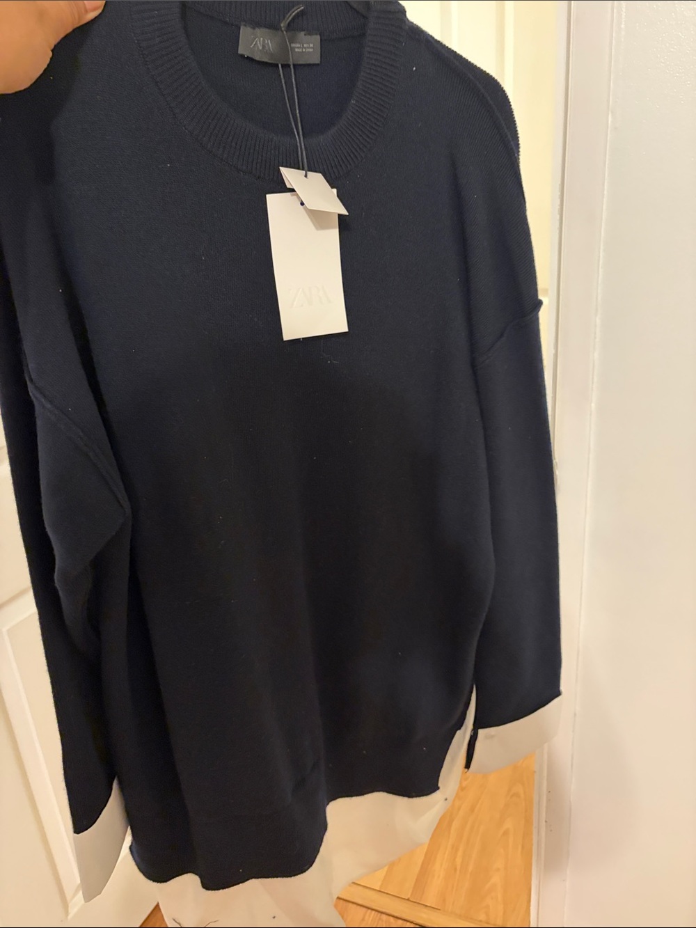 Zara Men’s Navy Crewneck Sweater with Contrast Hem